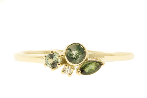 Handgemaakte en fairtrade fijne gouden ring met, mosagaat, groene toermalijn en diamantje