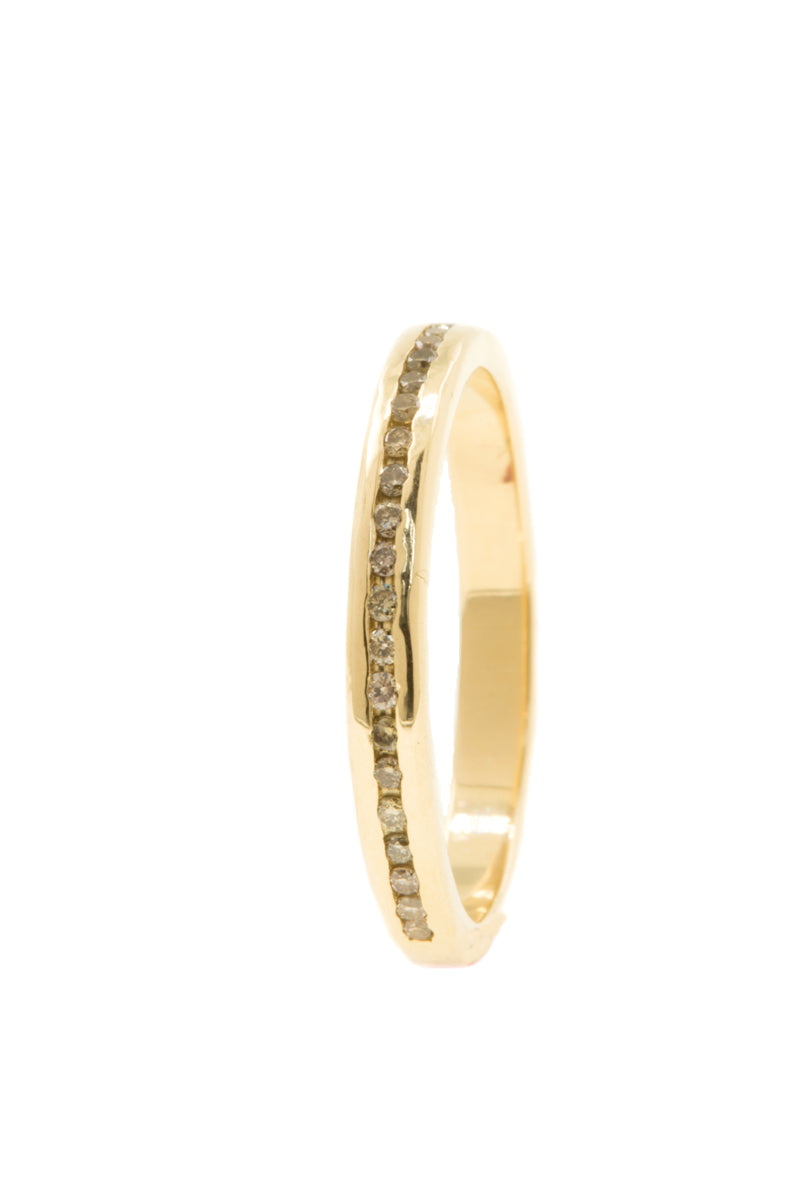 Handgemaakte & fairtrade geelgouden ring met bruine diamantjes