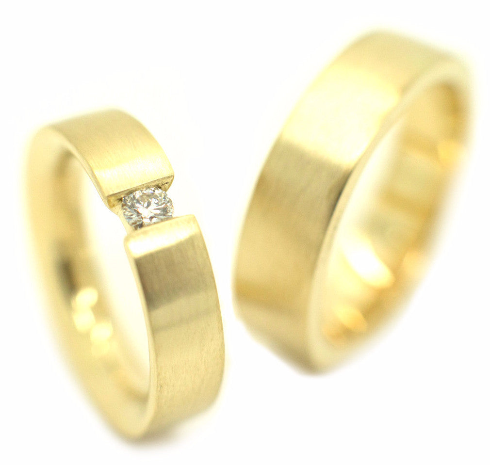 Trouwringen Van Goud Met Diamant Handgemaakt Fairtrade Nanini Trouwringen Van Goud Met Diamant Handgemaakt Fairtrade Nanini