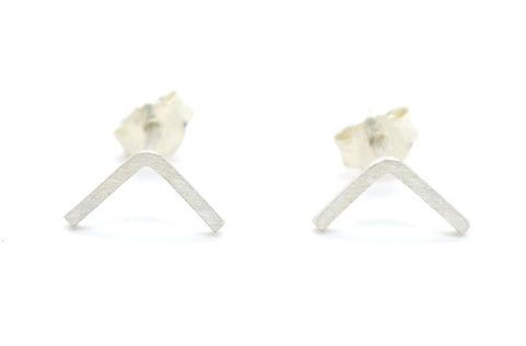 Handgemaakte en fairtrade minimalistische en geometrische zilveren oorbellen