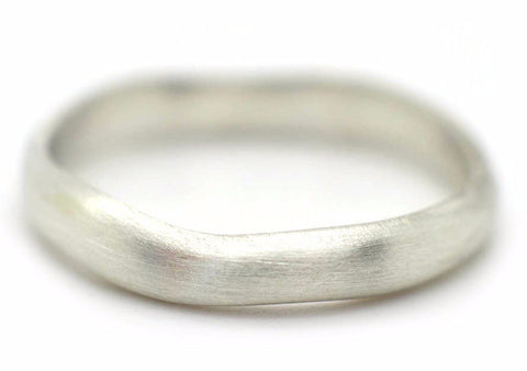 Handgemaakte en fairtrade zilveren organische ring