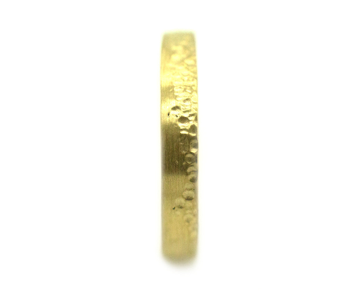 Gouden ring met reliëf - Handgemaakt en fairtrade