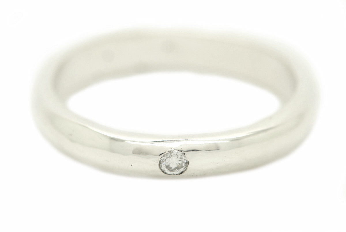Handgemaakte fairtrade zilveren ring met diamant
