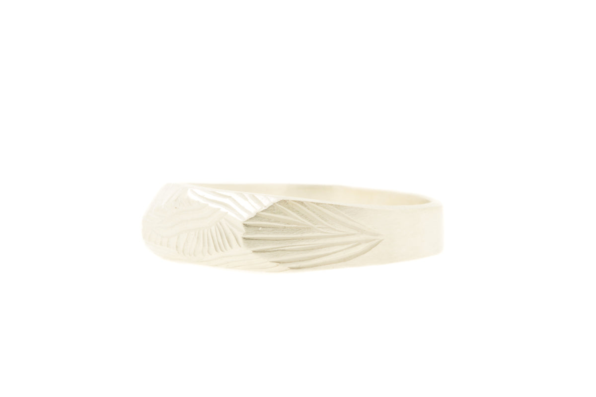 Handgemaakte & fairtrade zilveren ring met lijnen